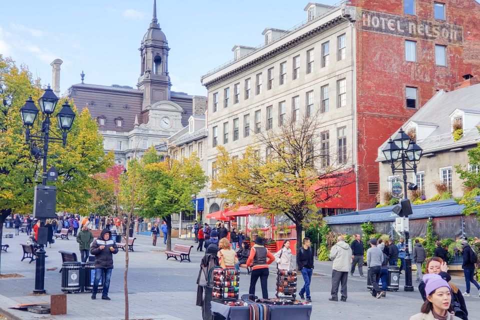 Montreal: Guided Bus Tour - Live Commentary