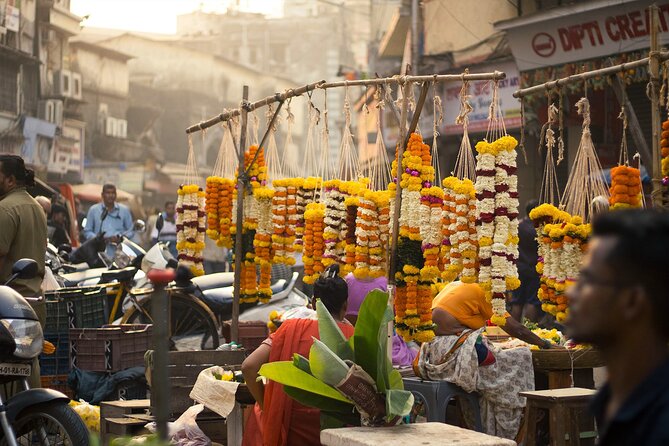 Mumbai Bicycle Tour - Visit Crawford Market and Temples
