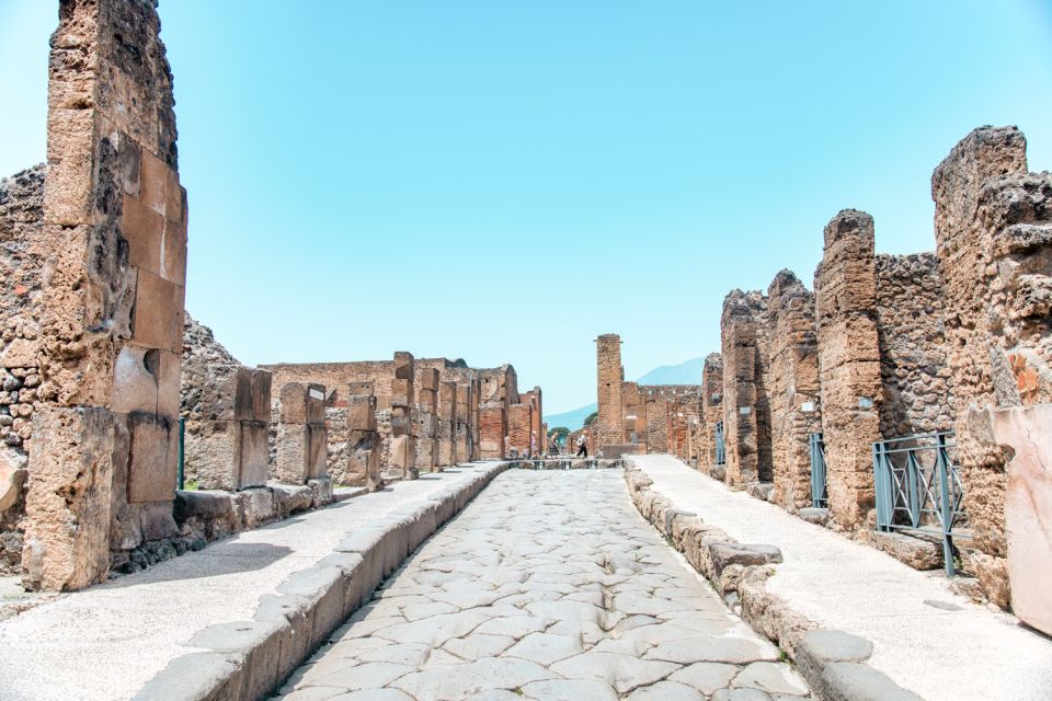 Naples: Ruins of Pompeii Tickets and Mount Vesuvius Day Trip - Exploring Pompeii