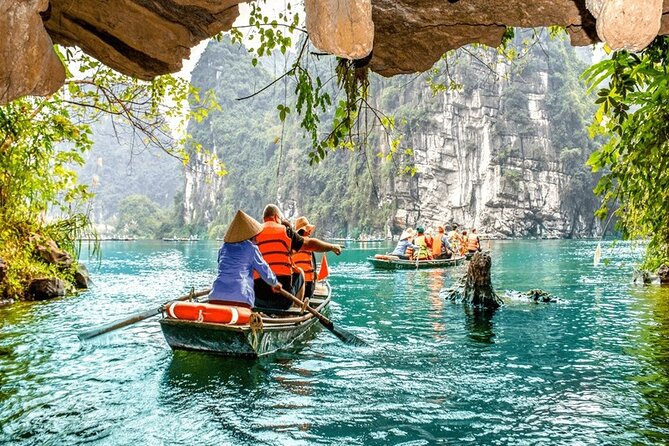 Ninh Binh Day Tour - Tam Coc, Mua Cave, Hoa Lu, Buffet Lunch, Limousine - English-speaking Guide and Bottled Water