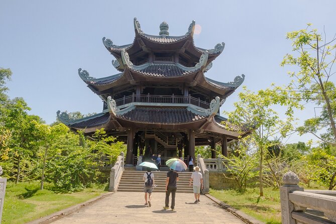 Ninh Binh: Full Day Tour in Hoa Lu, Trang An and Mua Cave - English-Speaking Guide Provided