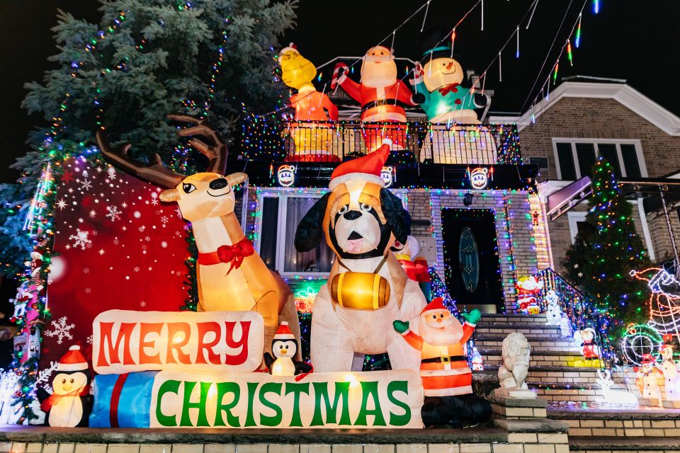 NYC: Dyker Heights Christmas Lights & Skyline View Bus Tour - Holiday Decorations in Dyker Heights