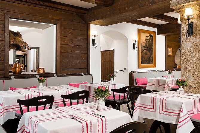 Original Sound of Music Tour Salzburg With Schnitzel and Noodle - Dining Options and Meal Choices