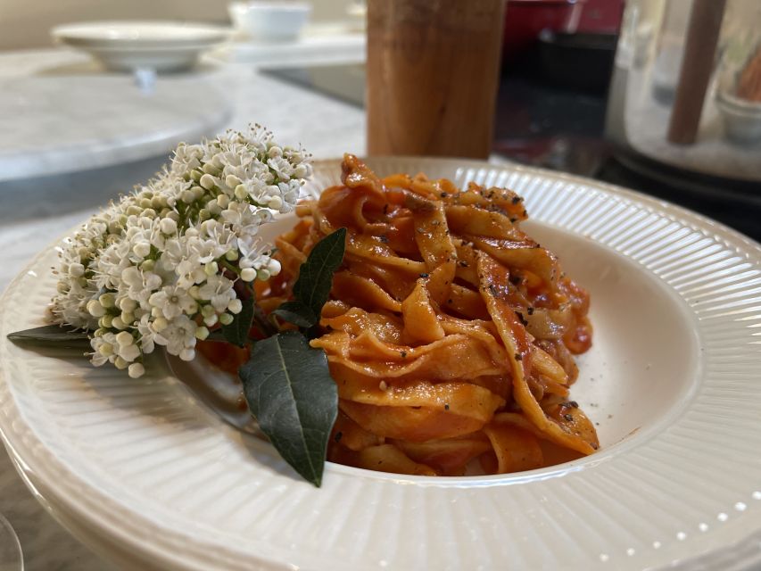 Paciano: Organic Cooking Class at a Farm With Lunch & Wine - Scenic Tuscan Countryside Setting