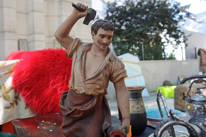 Paris Flea Market Small-Group Guided Tour With Chats and Antiques Dealers - Getting to the Meeting Point