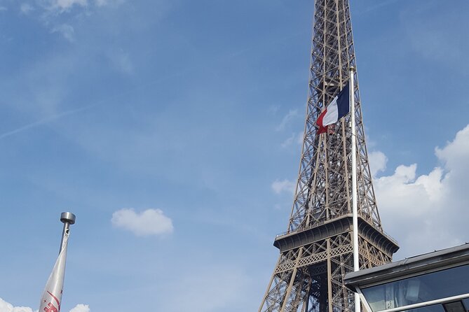 Paris Seine River Champagne Tasting Cruise - Group Size Restrictions