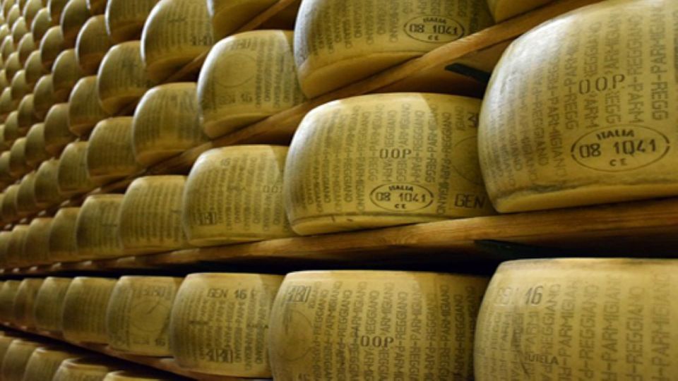 Parma: Parmigiano Cheese Production and Parma Ham Tour & Tasting - Cheese Factory Visit