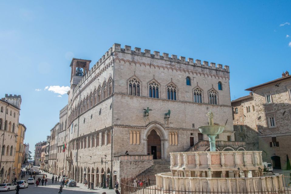 Perugia: Private City Tour With Rocca Paolina and Cathedral - Piazza Italia and Palazzo Dei Priori