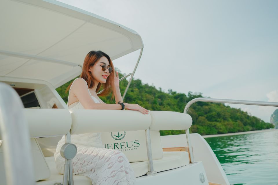 Phi Phi Islands: Private Full-Day Trip by Luxury Boat W/Food - Food and Drinks