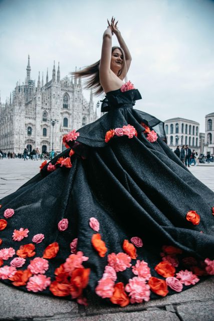 Photoshoot With a Fairytale Dress in the Heart of Milan - Accessory Rental and Upgrades