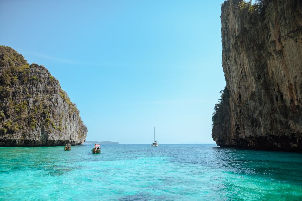 Phuket: Phi Phi Island & Maya Bay Speedboat Tour - Longtail Boat Ride