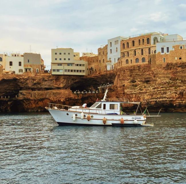 Polignano a Mare: Gozzo Private Tour of the Caves - Meeting Point