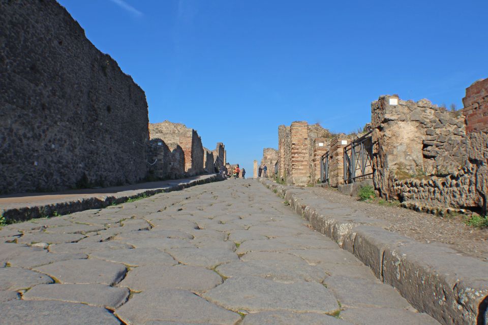 Pompeii: Skip-The-Line Group Tour With Archaeologist - Preparing for the Tour