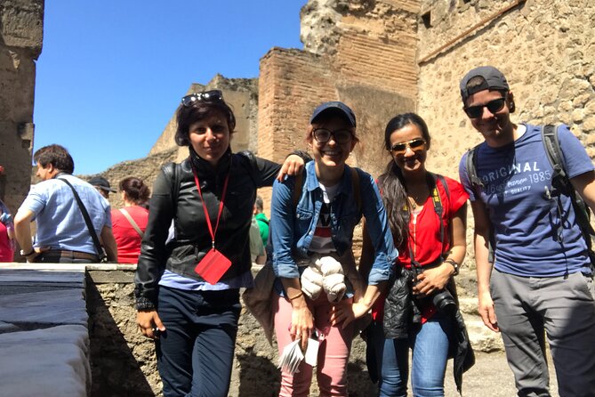 Pompeii Small Group With an Archaeologist and Skip the Line - Tour Guide Expertise