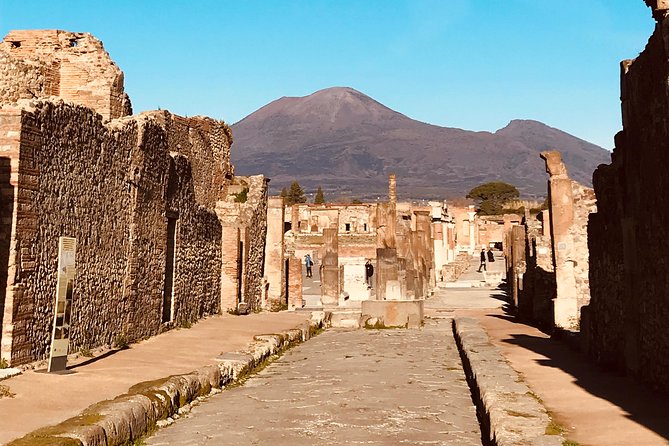 Pompeii Vip: Guided Tour With Your Archaeologist in a Small Group - Key Attractions