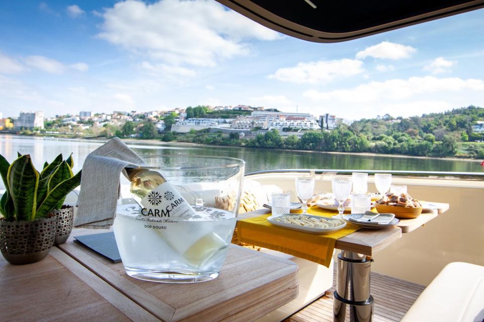 Porto: FULLDAY Private Luxury Yacht in the Douro