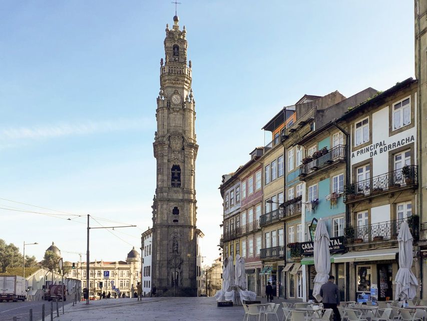 Porto: Guided City Tour by Tuk-Tuk and Douro River Cruise - Meeting Point