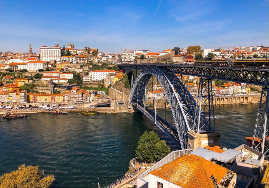 Porto: Scavenger Hunt and City Highlights Walking Tour - Tips for a Successful Tour