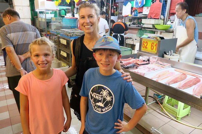 Private Cultural and Historical Singapore Food Tour With Local Hawker Centre - Singaporean History and Culture