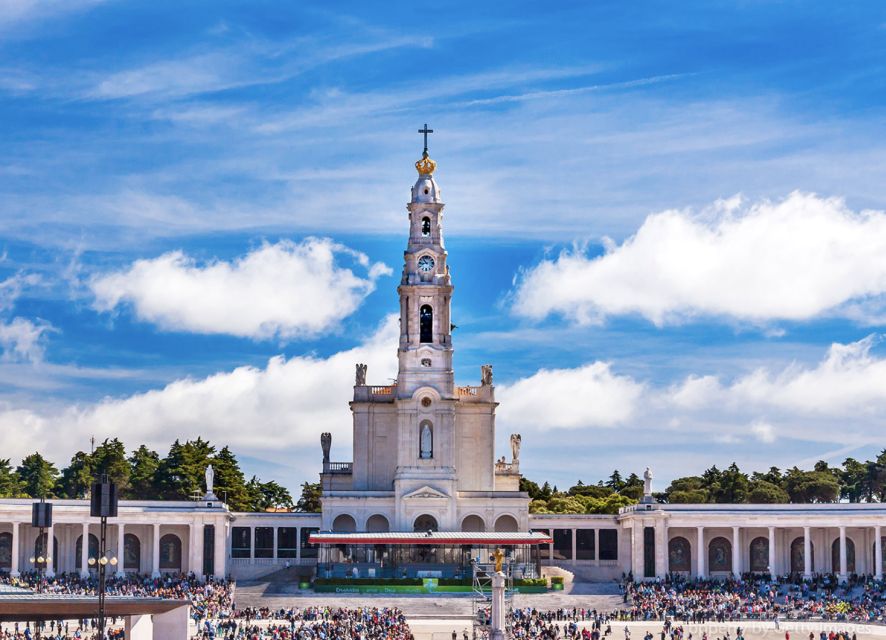 Private Full Day Tour To Fatima, Batalha, Nazaré and Óbidos - Inclusions and Exclusions