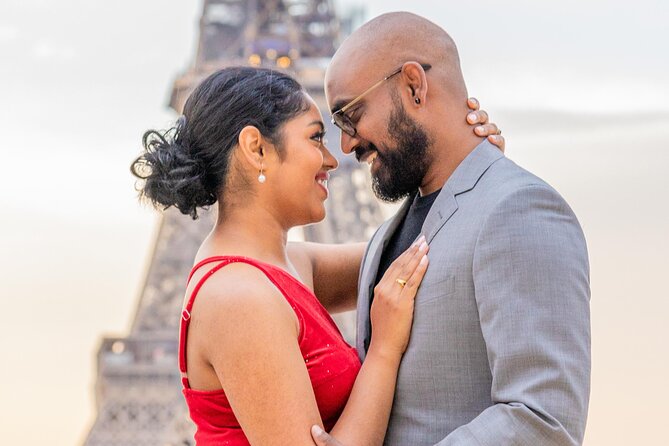 Private Guided Professional Photoshoot by the Eiffel Tower - Iconic Eiffel Tower Poses