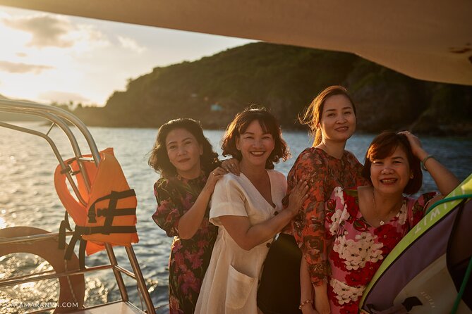 Private Luxury Sunset Cruise on Yacht in Nha Trang - Authentic Vietnamese Dinner