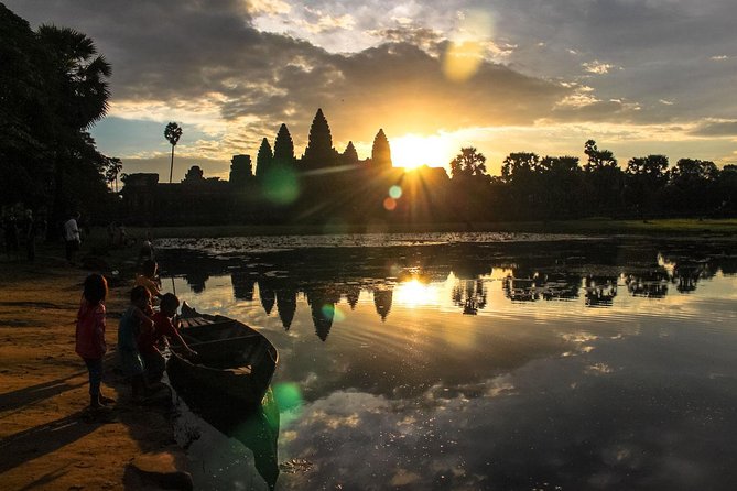 Private One-Day Tuktuk Small Tour of the Oldest Angkor Temples - Tour Participant Requirements