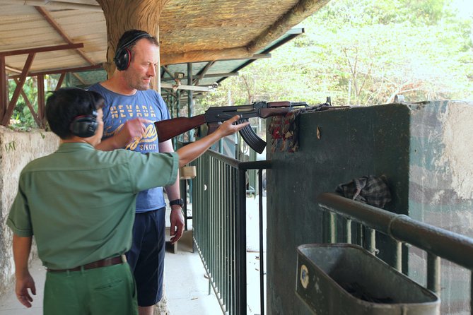 Private Tour Cu Chi Tunnels & Mekong Delta Full Day - Boat Trips and Attractions