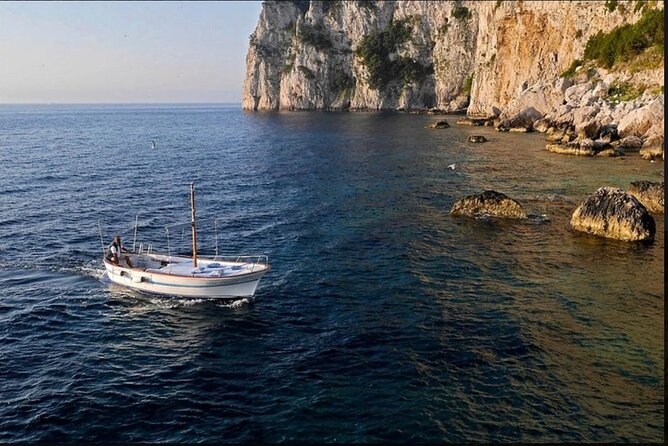 Private Tour in a Typical Capri Boat - Explore the Coastline