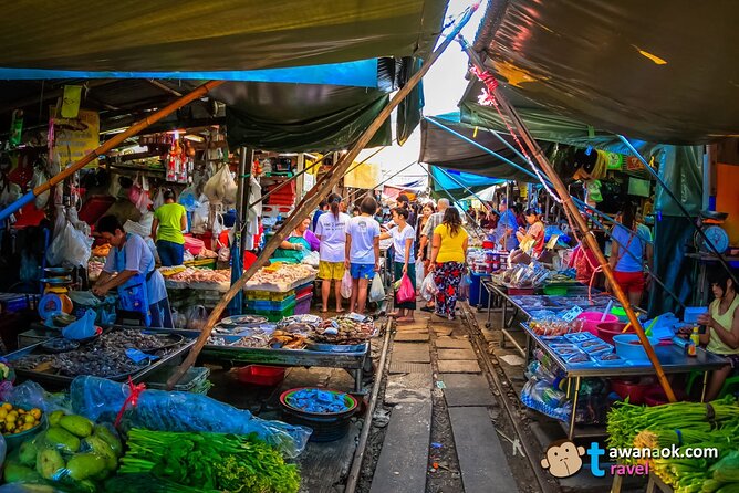 Private Tour to Railway Market and Damnoen Saduak Floating Market - Transportation and Guide