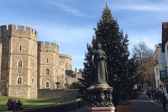 Private Windsor Castle, Stonehenge, The City of Bath Day Tour - Exploring Windsor Castle