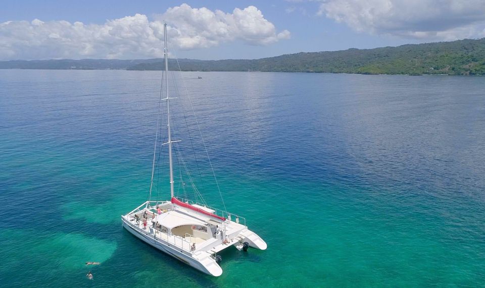 Samana: Catamaran Boat Tour With Snorkeling and Lunch - Snorkeling Gear Provided