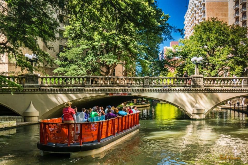 San Antonio: Small Group Tour W/ Alamo, Tower & River Cruise