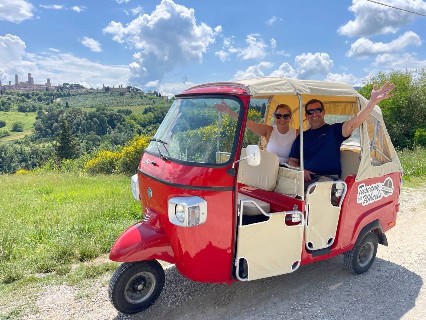 San Gimignano: Chianti Hills Tuk-Tuk Tour for 2 - Winery Tour