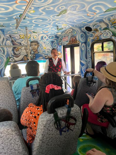 Seattle: Henry Mural Tour, Hop Aboard a Fully Painted Bus - Experiencing the Painted Bus