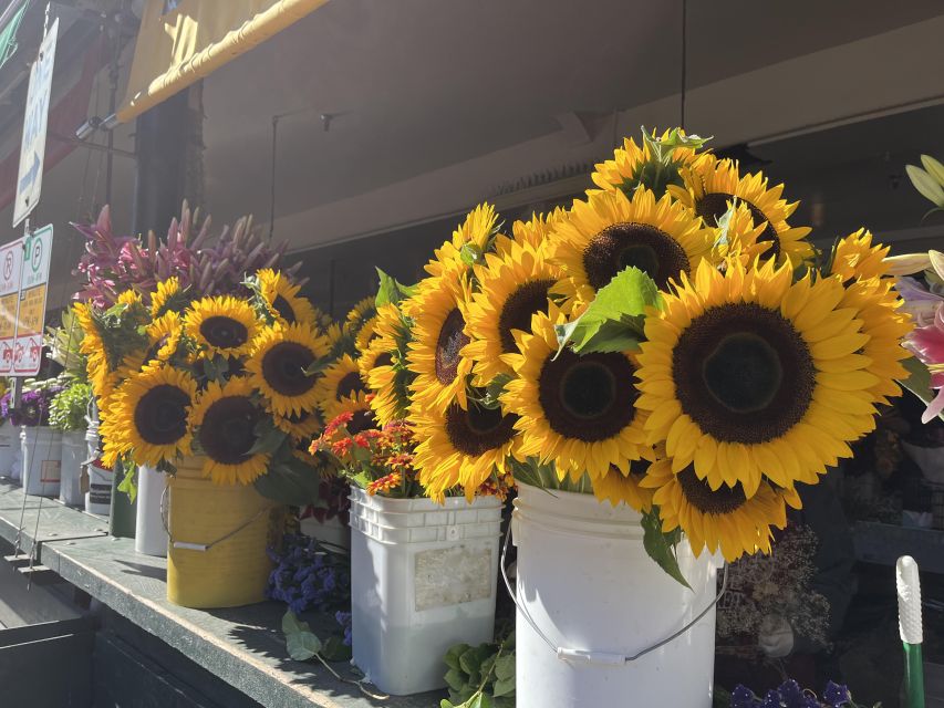 Seattle: Pike Place Market Plant-Based Food Tour - Soaking Up the Atmosphere