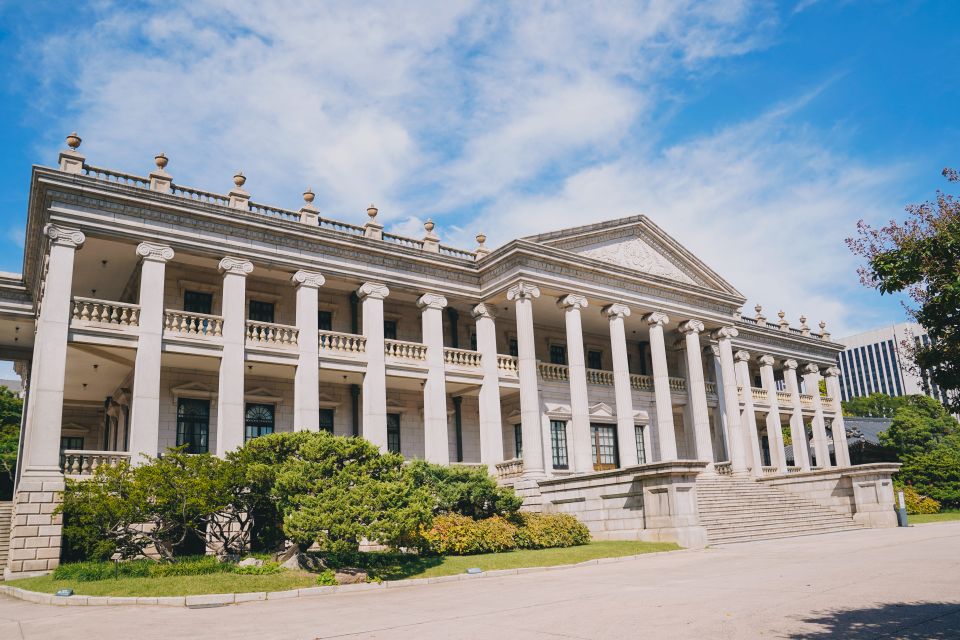 Seoul: Deoksugung Palace Half Day Walking Tour - Guided Walking Experience