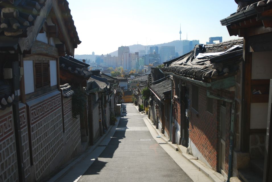 Seoul: Gyeongbokgung Palace, Bukchon Hanok Village, and Gwangjang Market Tour - Frequently Asked Questions