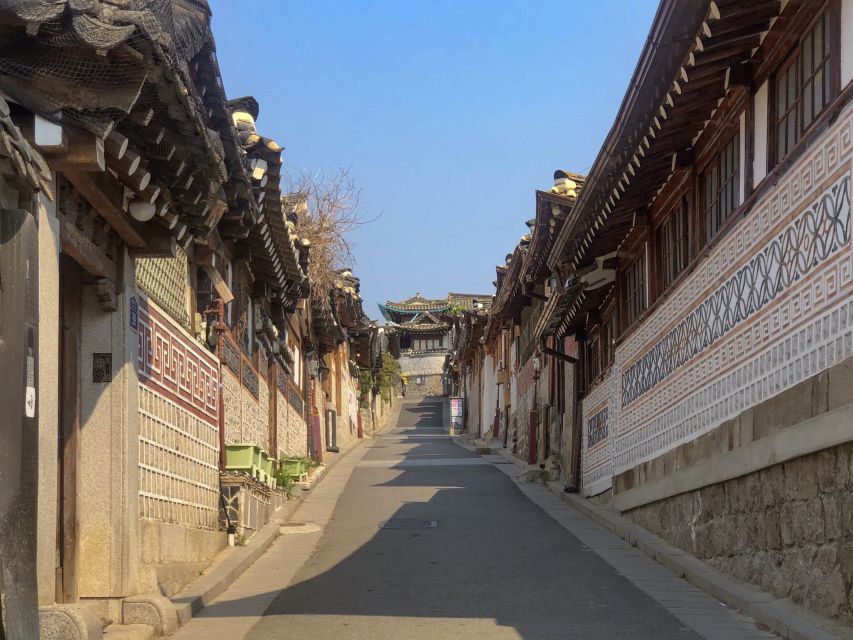 Seoul Outdoor Escape Games: Zombie Royals - Bukchon Hanok Village