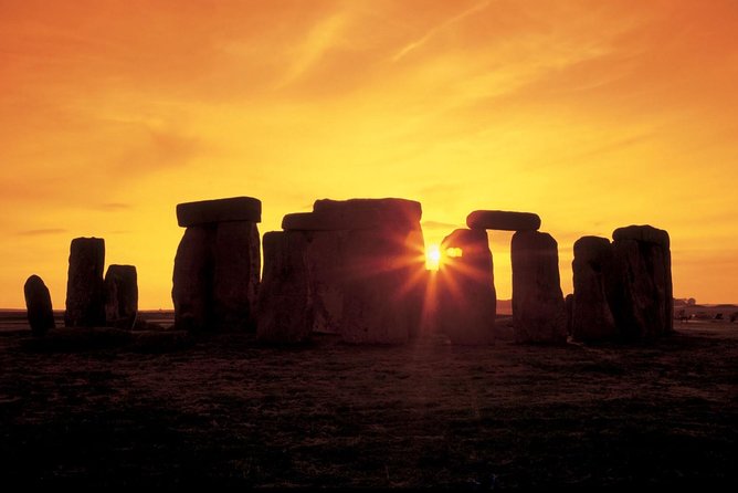 Small-Group Day Trip to Bath, Lacock and Stonehenge From London - See Avebury