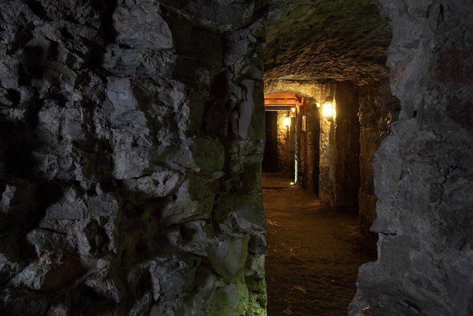 Small Group Edinburgh Night Walking Tour With Underground Vaults - Exploring Edinburghs Sinister Side