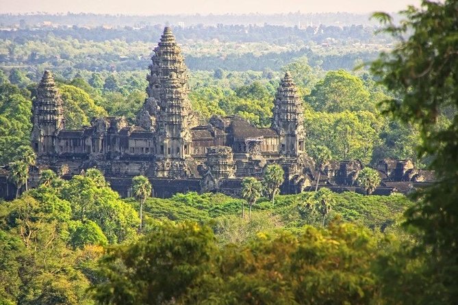 Small-Group Explore Angkor Wat Tour With Guide From Siem Reap - Group Size and Fitness Level