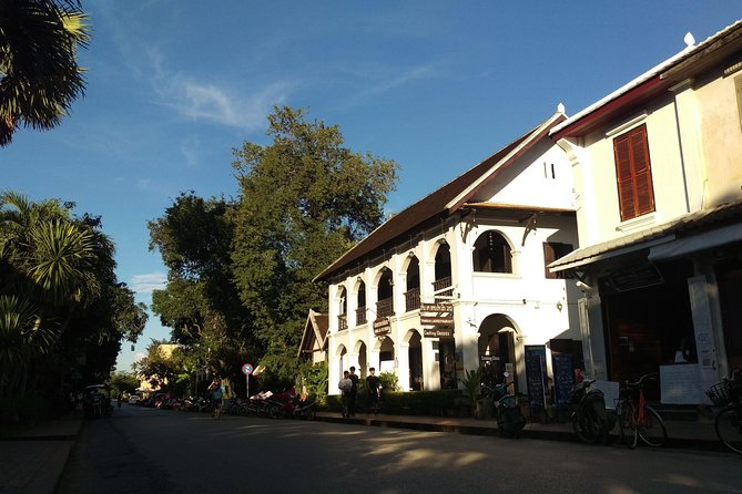 Small Group Half Day Luang Prabang City Tour - Alms Giving Ceremony
