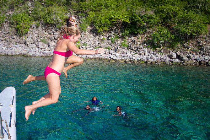 St Kitts Deluxe Catamaran Snorkeling Tour With Lunch - Included Amenities