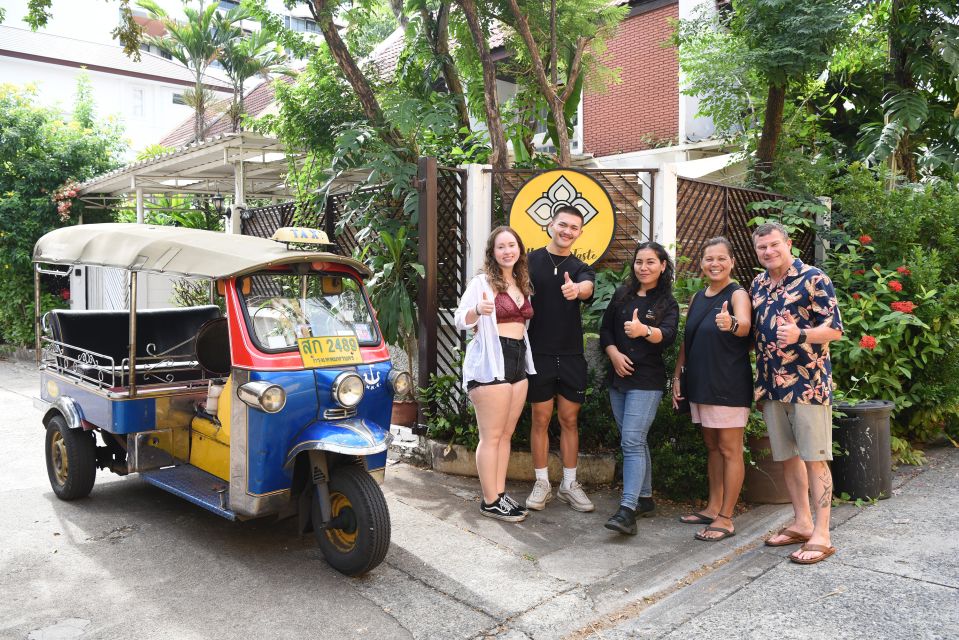 Sukhumvit: Hands-on Thai Cooking Class & Market Tour in BKK - Meeting Points and Arrival