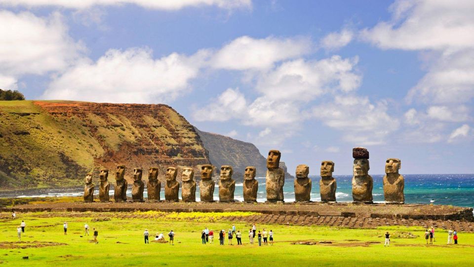 The Moai Factory: the Mystery Behind the Volcanic Stone Stat - Visiting Ovahe Beach