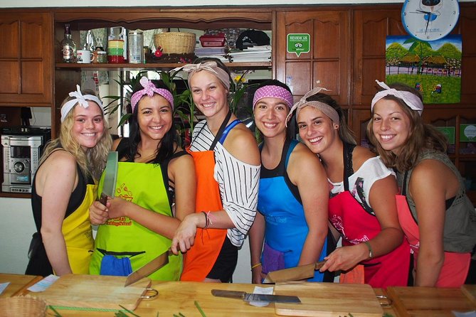 Tomyumthai Cooking Class in Chiang Mai - Guided Market Tour