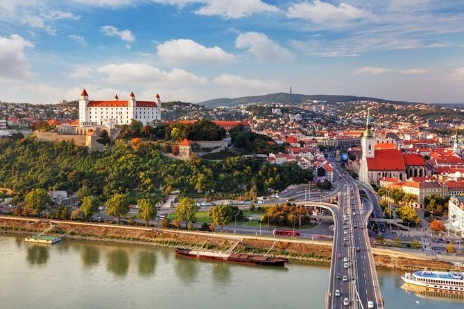 Top Experience Walking Tour With Bonus and Castle - What to Expect