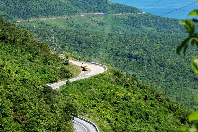 Top Gear Hai Van Pass Hue to Hoi An or Da Nang - Included Amenities and Gear