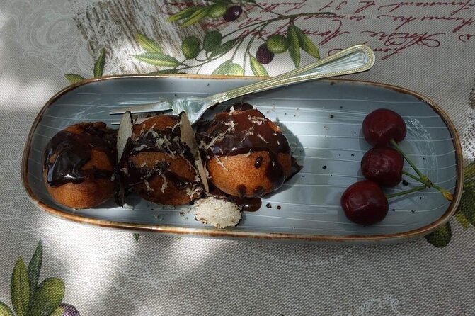 Truffle Hunting Adventure - Discovering White and Black Truffles